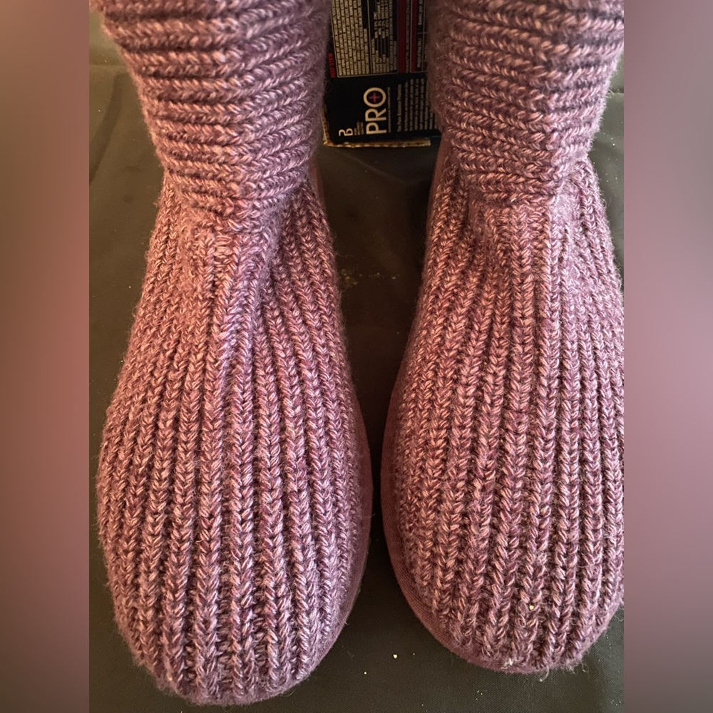 (EUC) UGG AUSTRALIA CARDY SWEATER KNIT TALL BOOT 10 PURPLE (EXCELLENT CONDITION) - Picture 2 of 9